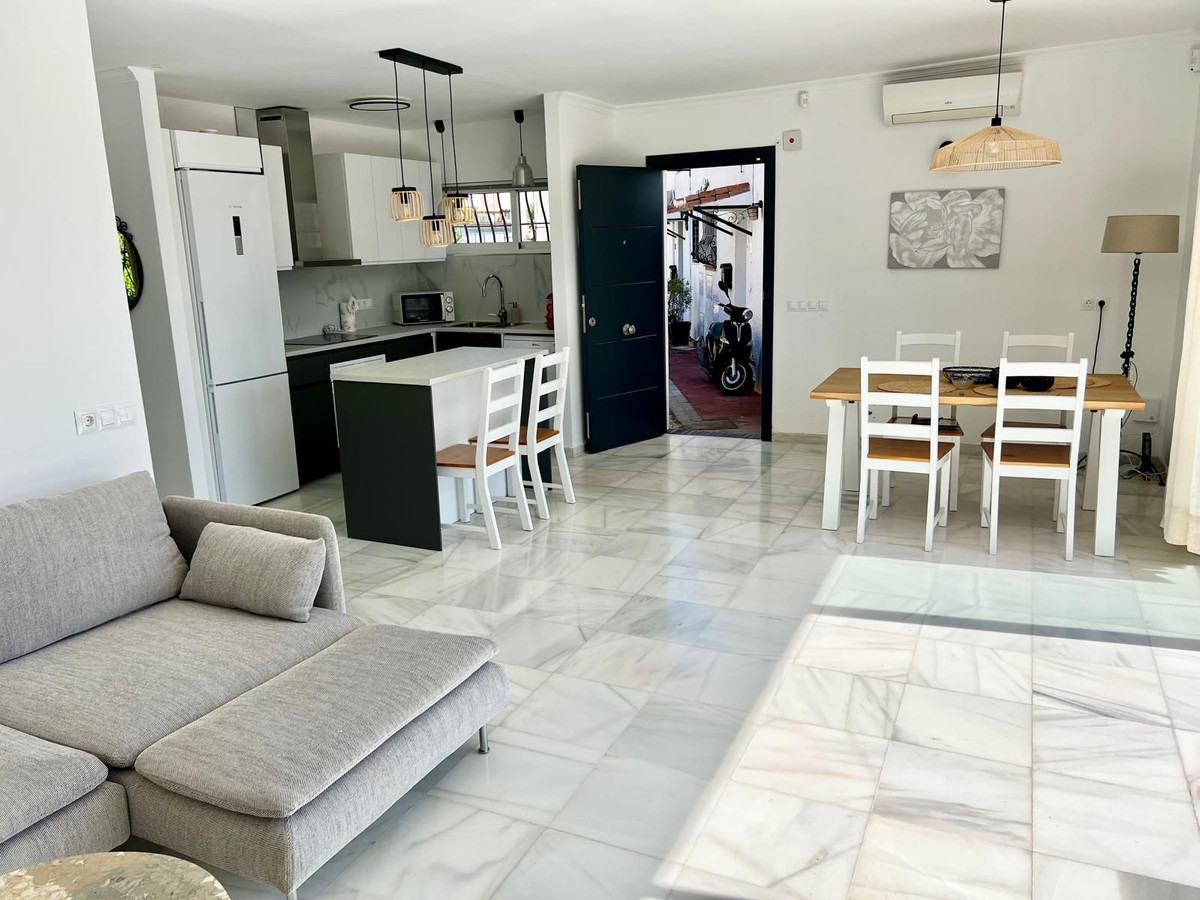 4 Bed Townhouse for sale in Torreblanca Costa Del Sol, Málaga, Spain