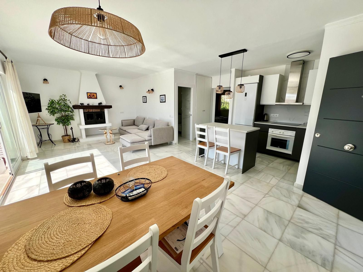 4 Bed Townhouse for sale in Torreblanca Costa Del Sol, Málaga, Spain