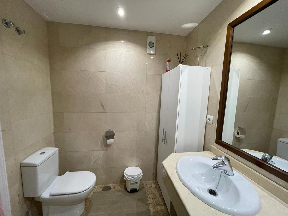 3 Bed Apartment for sale in San Pedro De Alcántara Costa Del Sol, Málaga, Spain