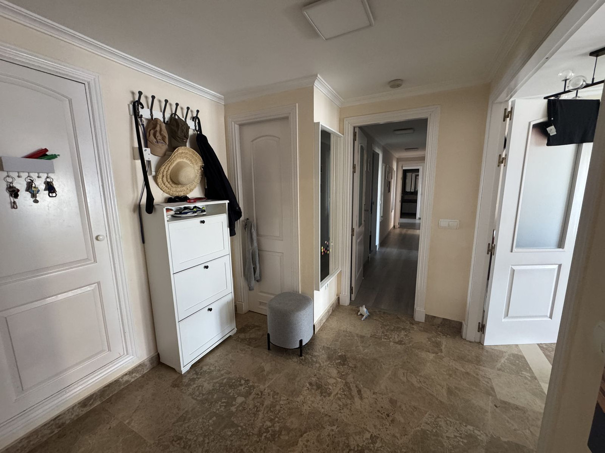 3 Bed Apartment for sale in San Pedro De Alcántara Costa Del Sol, Málaga, Spain