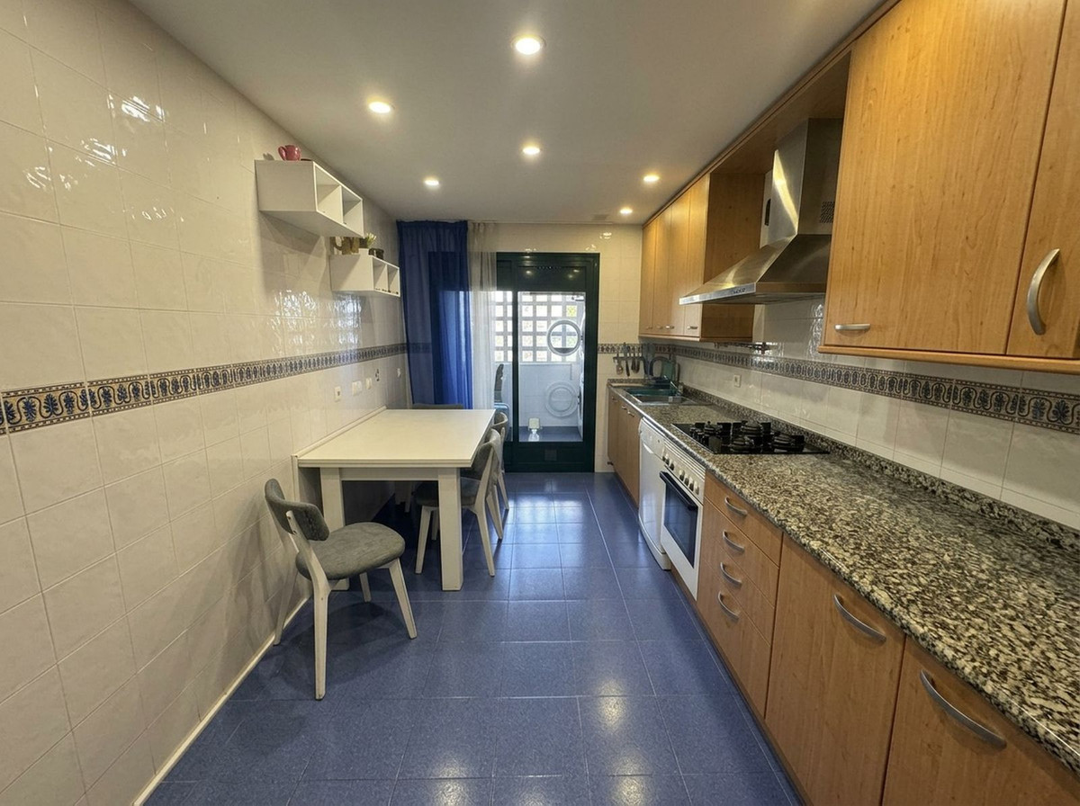 3 Bed Apartment for sale in San Pedro De Alcántara Costa Del Sol, Málaga, Spain