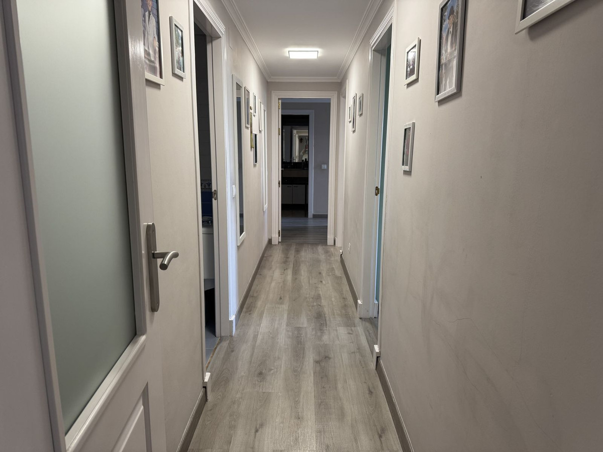 3 Bed Apartment for sale in San Pedro De Alcántara Costa Del Sol, Málaga, Spain