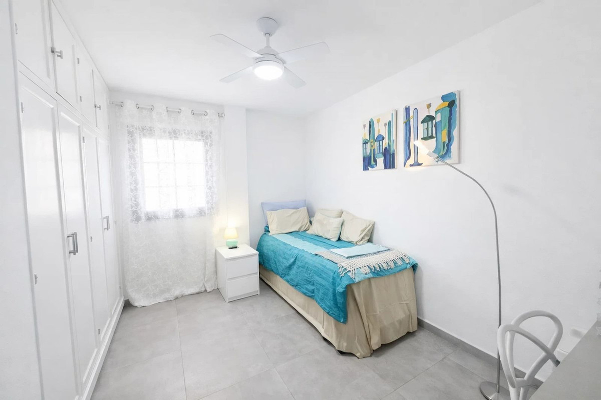 Se vende Apartamento Planta Media de 2 dormitorios en Costa Del Sol, Málaga, España