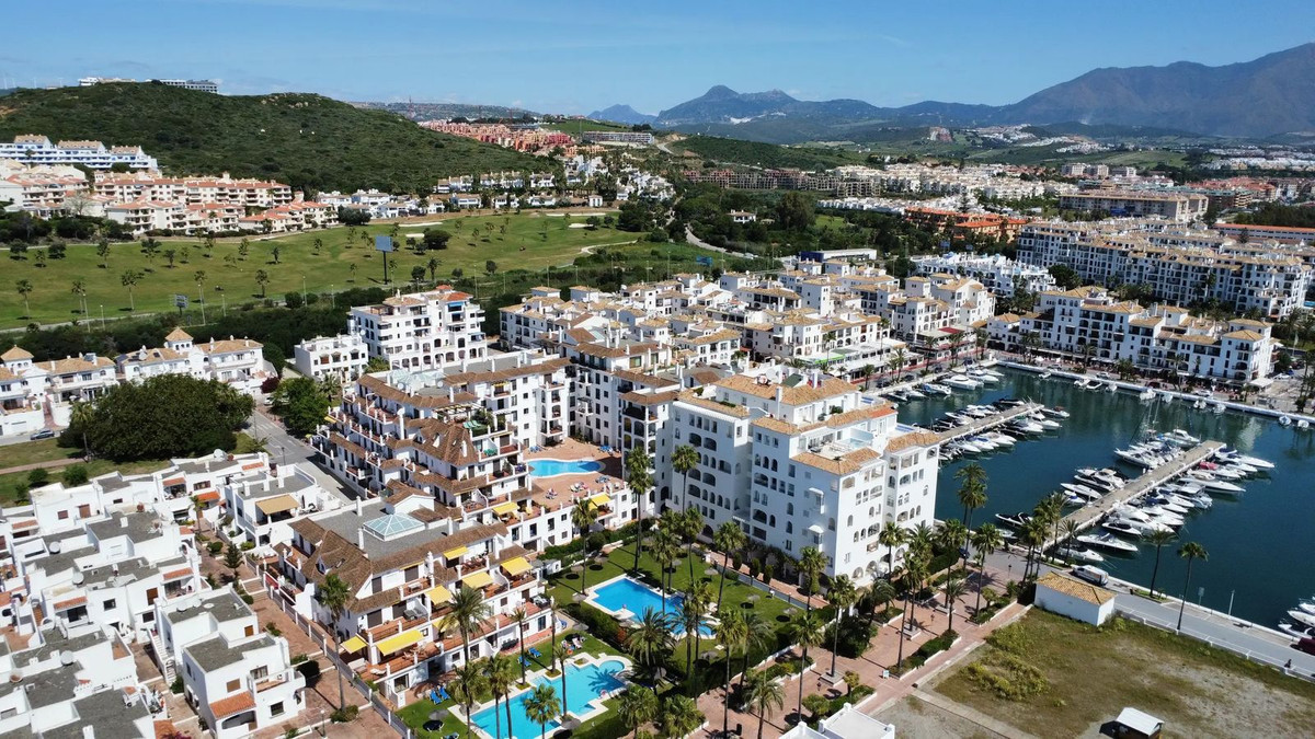 Se vende Apartamento Planta Media de 2 dormitorios en Costa Del Sol, Málaga, España