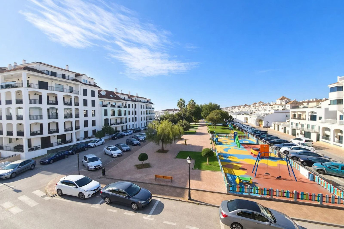 Se vende Apartamento Planta Media de 2 dormitorios en Costa Del Sol, Málaga, España
