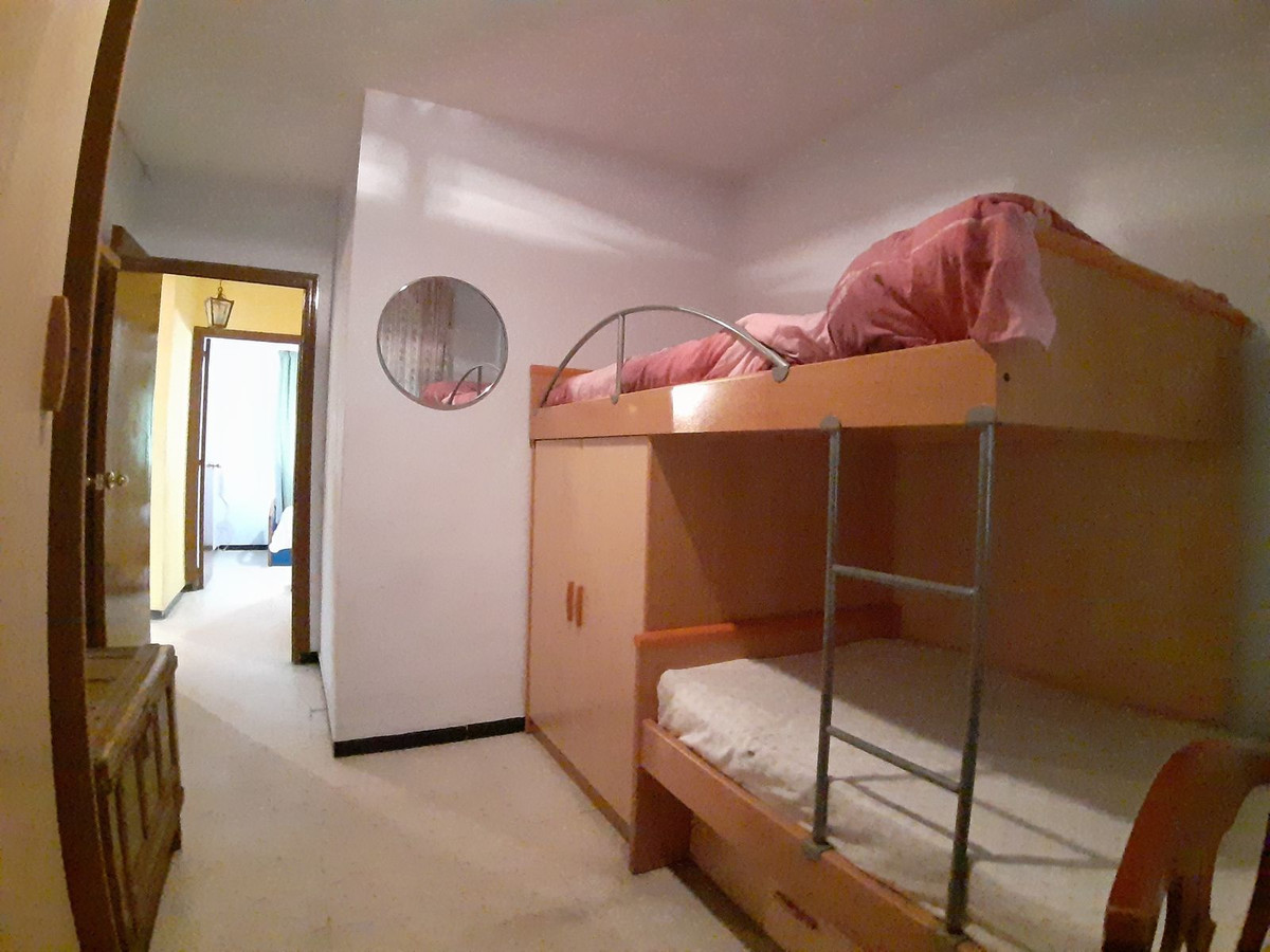Se vende Apartamento Planta Media de 4 dormitorios en Costa Del Sol, Málaga, España