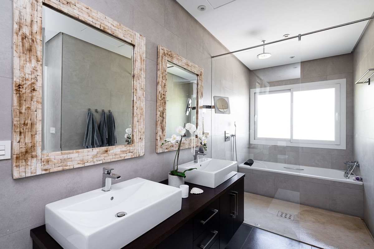 4 Bed Townhouse for sale in La Quinta Costa Del Sol, Málaga, Spain