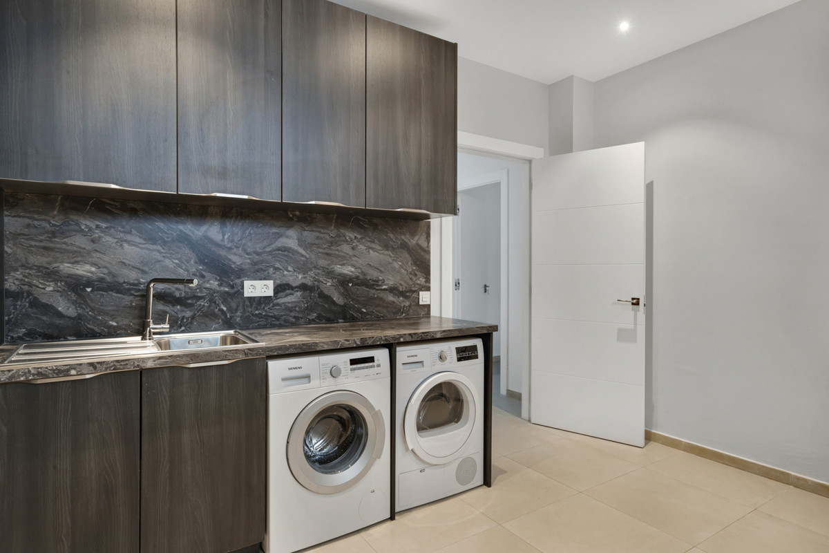4 Bed Townhouse for sale in La Quinta Costa Del Sol, Málaga, Spain