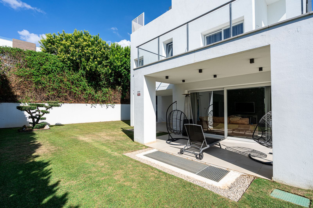 4 Bed Townhouse for sale in La Quinta Costa Del Sol, Málaga, Spain