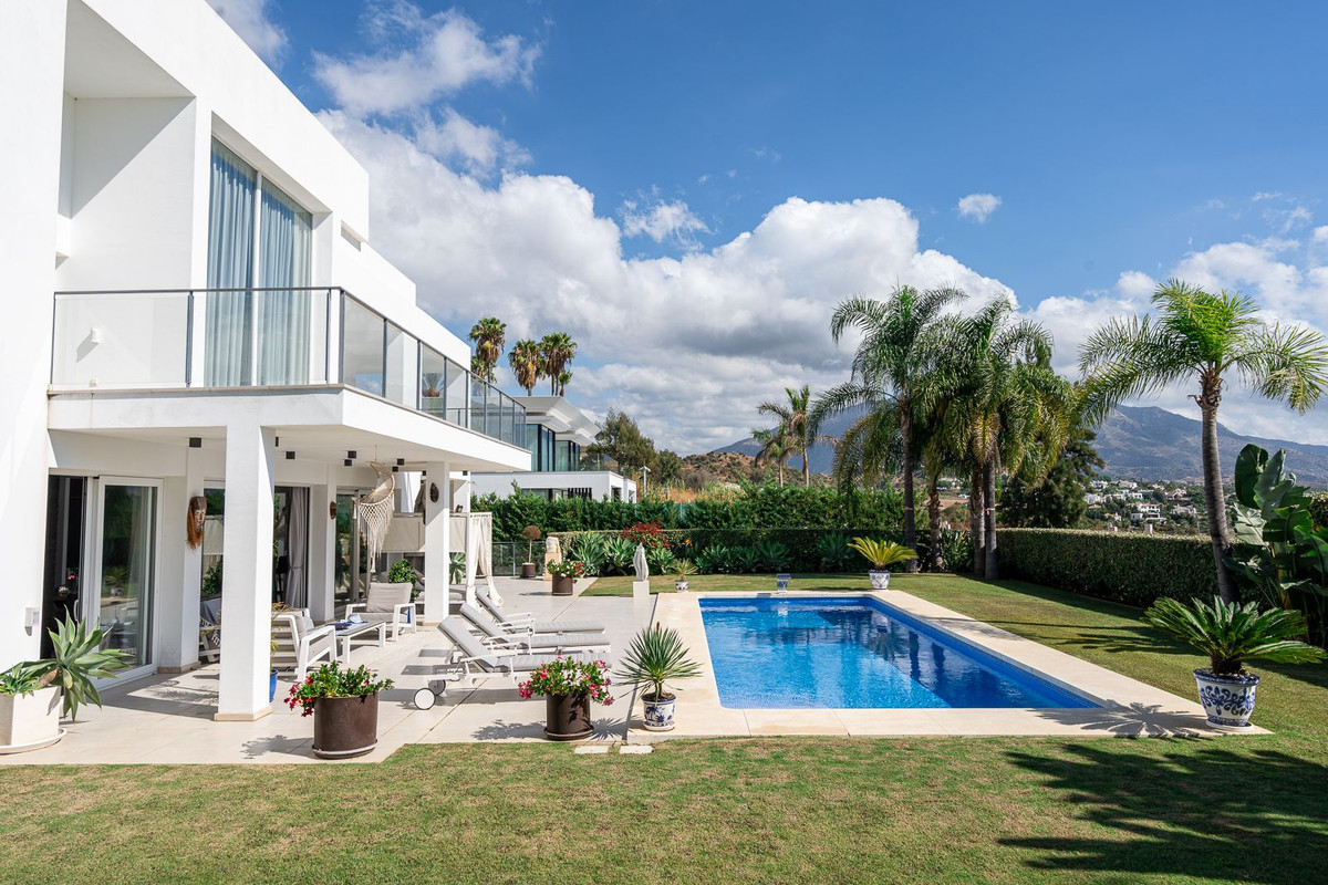 4 Bed Townhouse for sale in La Quinta Costa Del Sol, Málaga, Spain