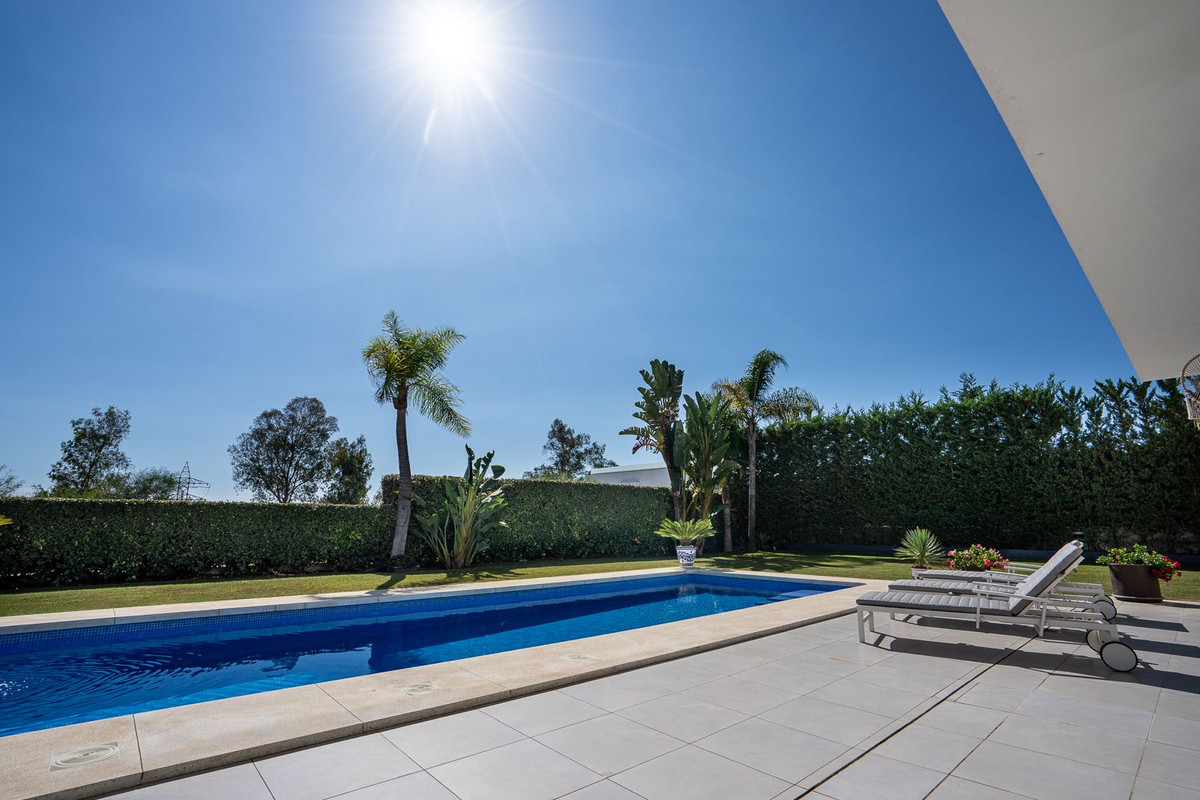 4 Bed Townhouse for sale in La Quinta Costa Del Sol, Málaga, Spain