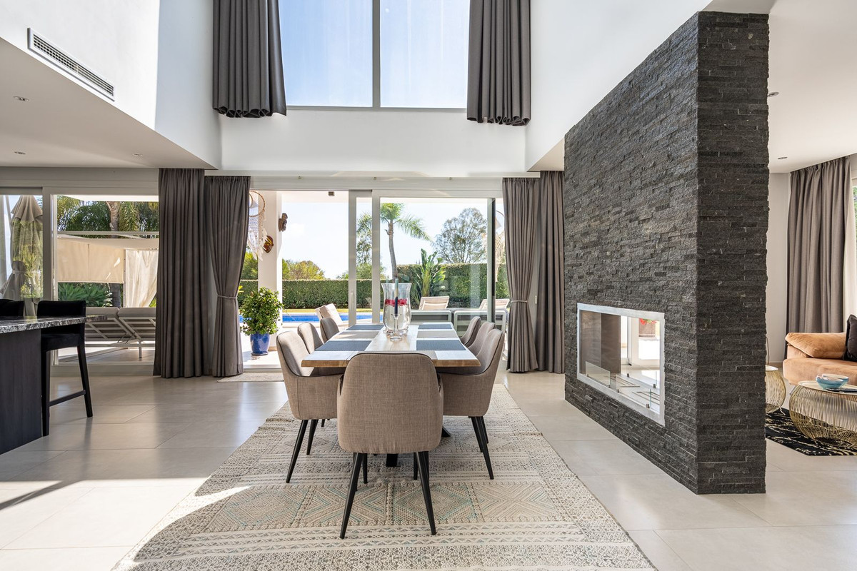 4 Bed Townhouse for sale in La Quinta Costa Del Sol, Málaga, Spain
