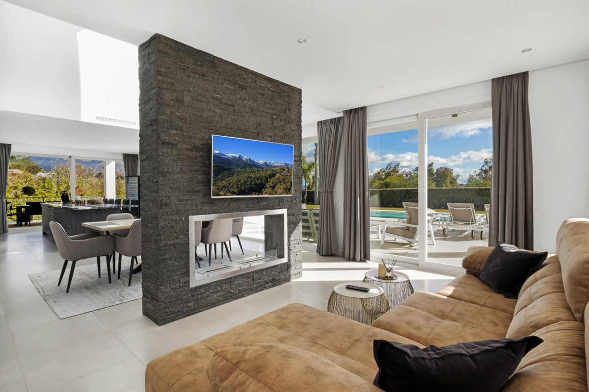 4 Bed Townhouse for sale in La Quinta Costa Del Sol, Málaga, Spain