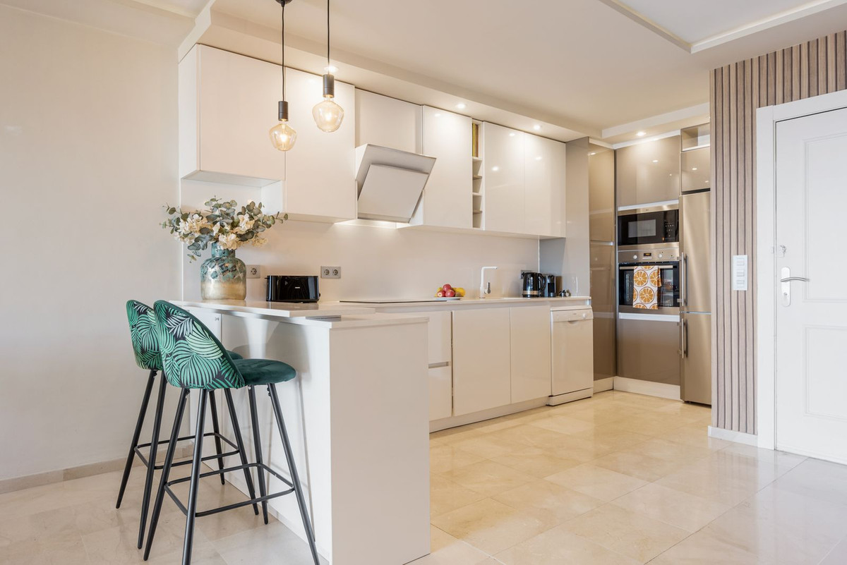 2 Bed Apartment for sale in Estepona Costa Del Sol, Málaga, Spain