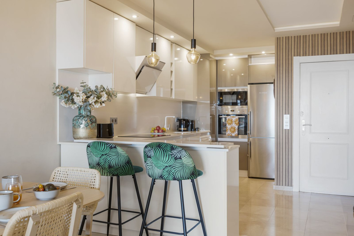 2 Bed Apartment for sale in Estepona Costa Del Sol, Málaga, Spain