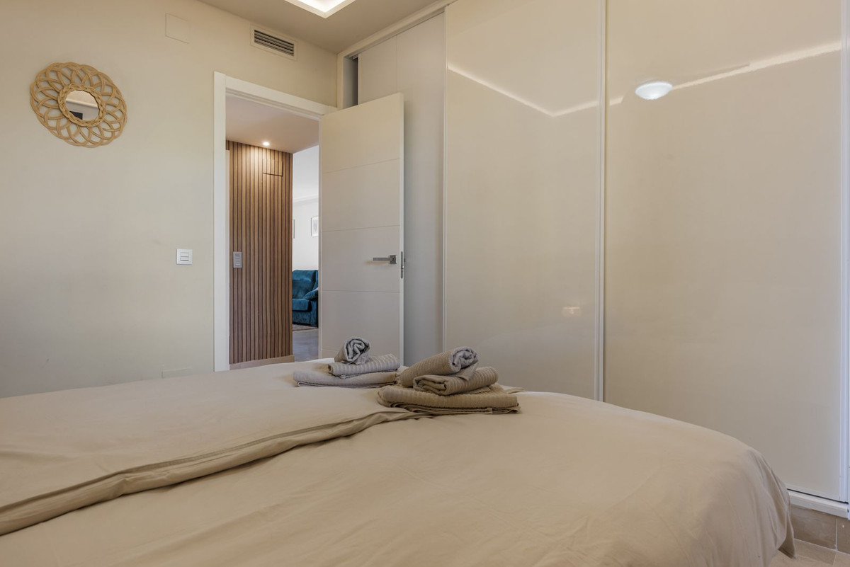 2 Bed Apartment for sale in Estepona Costa Del Sol, Málaga, Spain