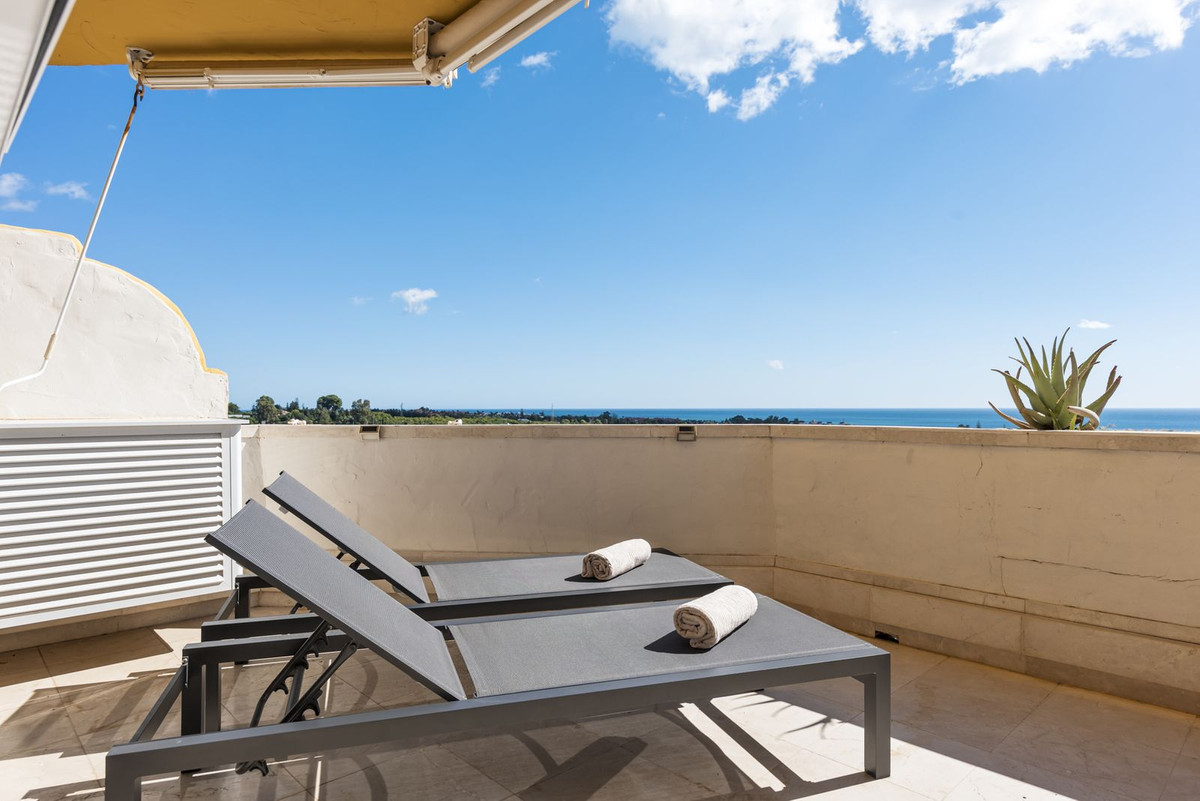 2 Bed Apartment for sale in Estepona Costa Del Sol, Málaga, Spain