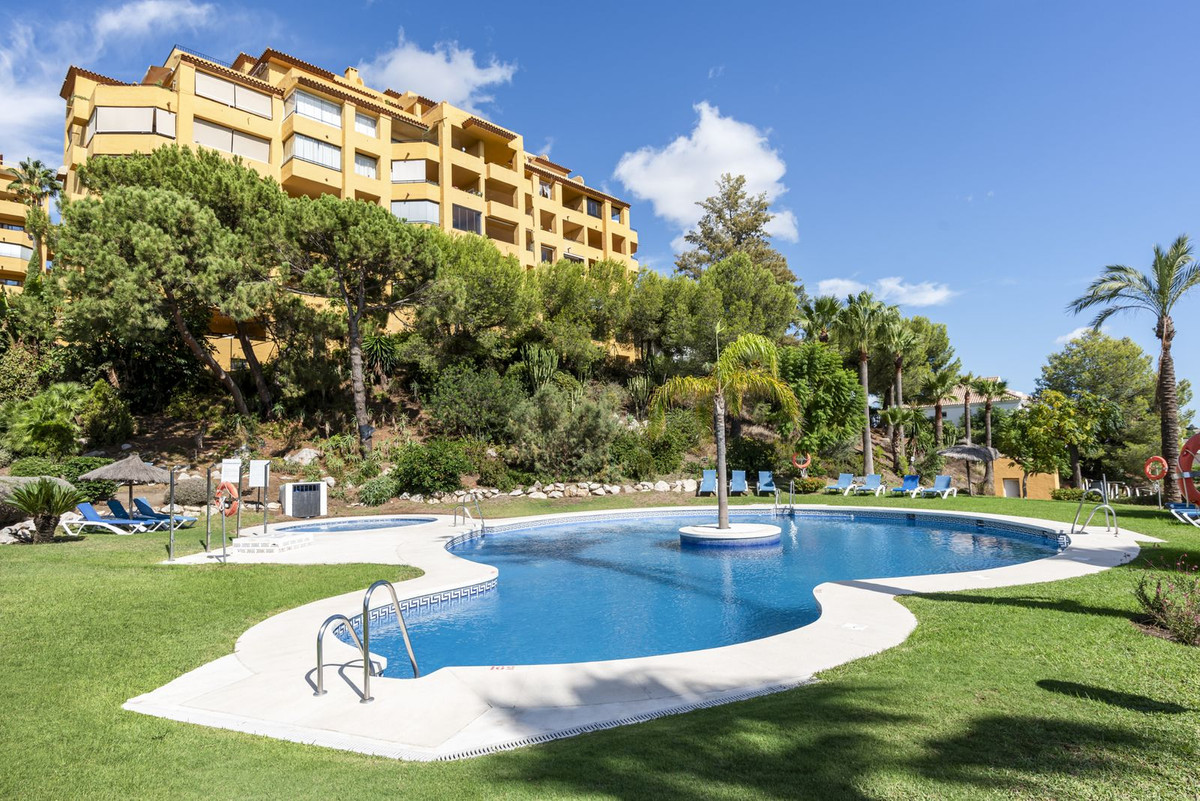 2 Bed Apartment for sale in Estepona Costa Del Sol, Málaga, Spain