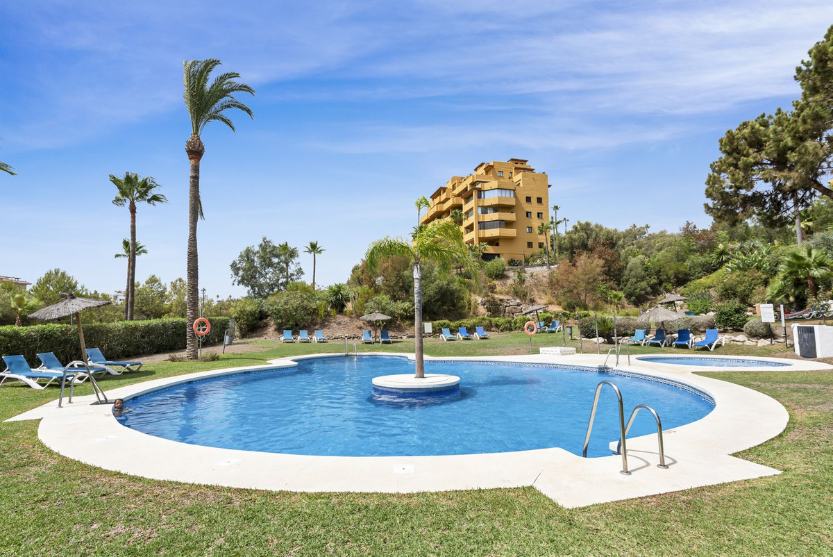 2 Bed Apartment for sale in Estepona Costa Del Sol, Málaga, Spain
