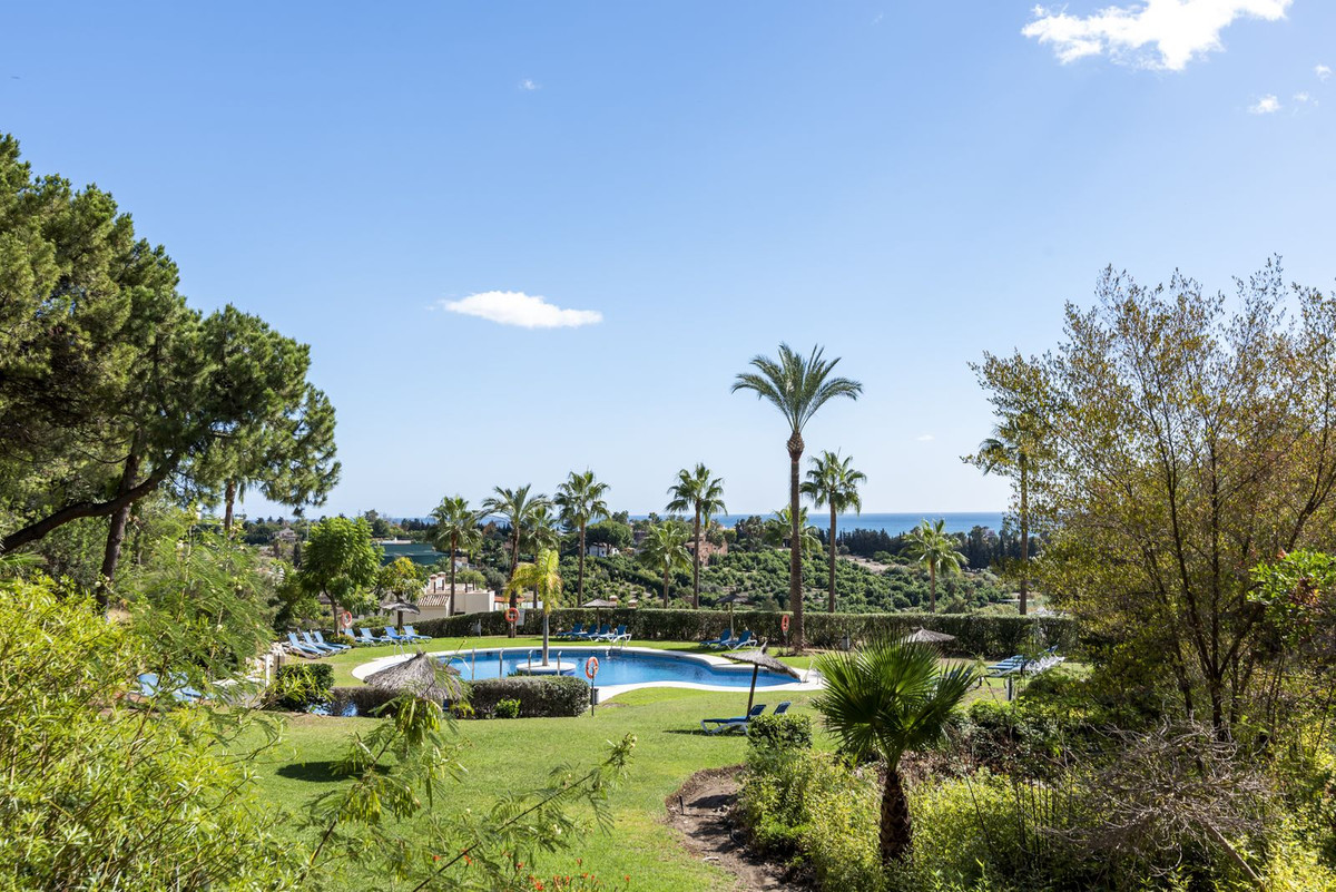 2 Bed Apartment for sale in Estepona Costa Del Sol, Málaga, Spain