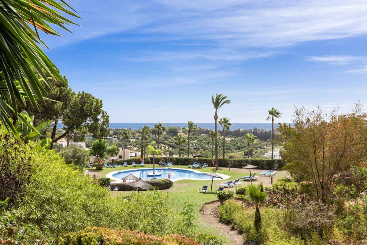 2 Bed Apartment for sale in Estepona Costa Del Sol, Málaga, Spain