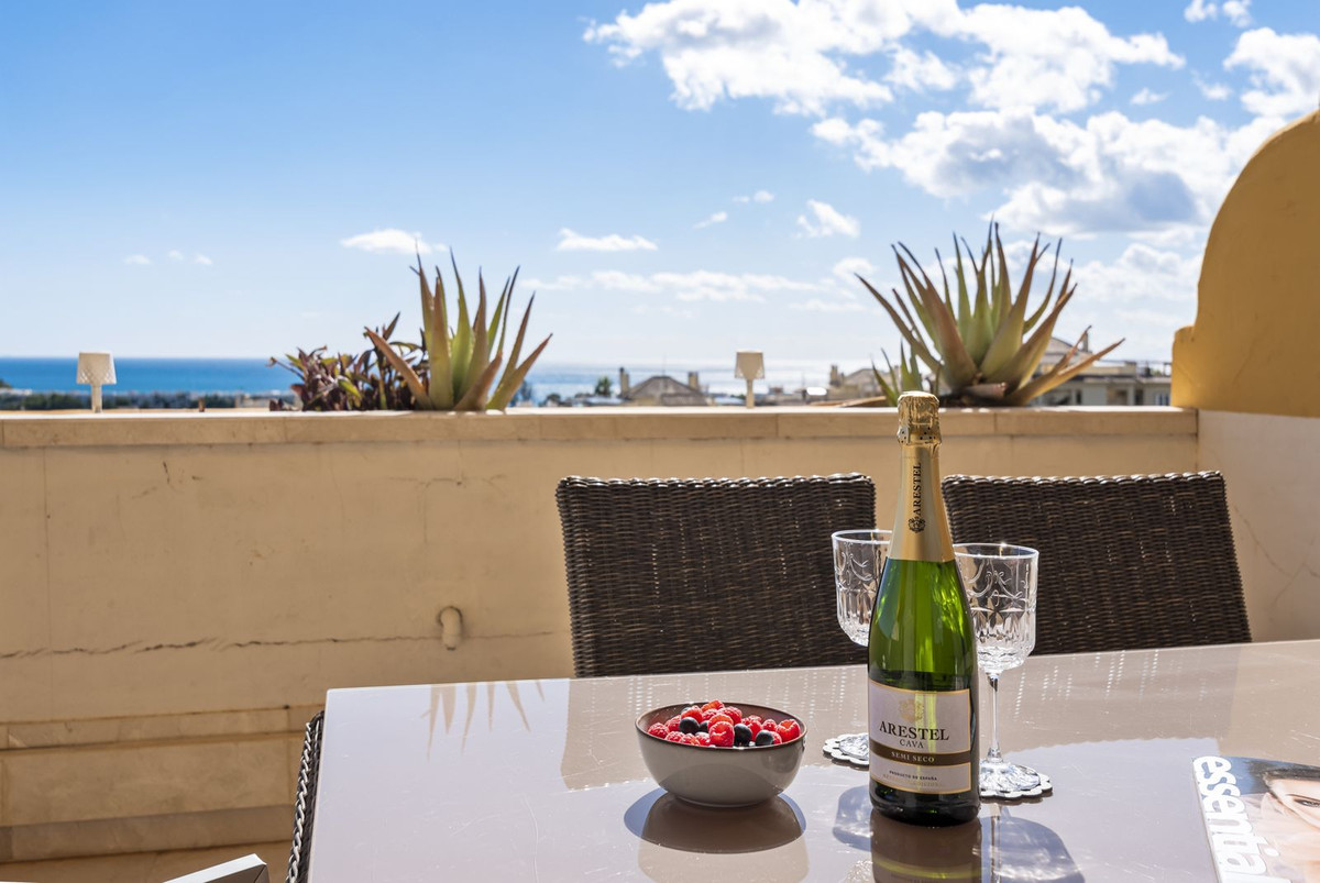 2 Bed Apartment for sale in Estepona Costa Del Sol, Málaga, Spain