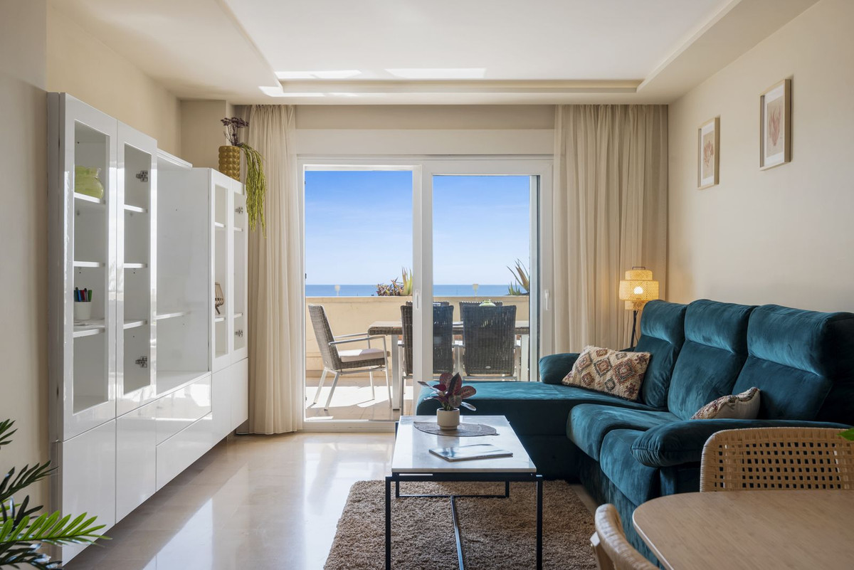 2 Bed Apartment for sale in Estepona Costa Del Sol, Málaga, Spain