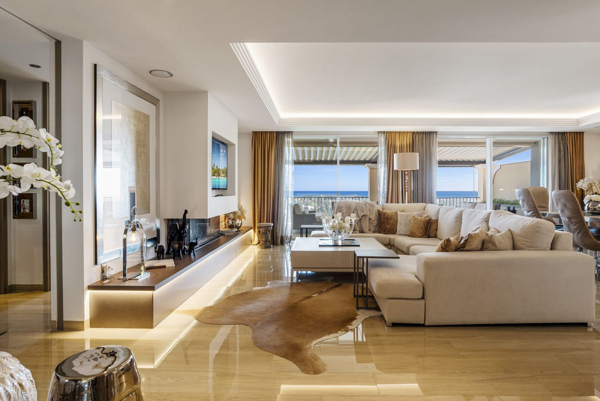 4 Bed Apartment for sale in Benahavís Costa Del Sol, Málaga, Spain