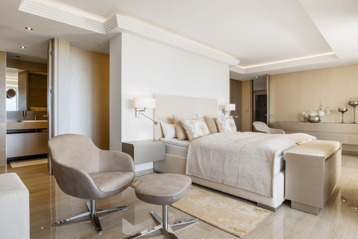 4 Bed Apartment for sale in Benahavís Costa Del Sol, Málaga, Spain