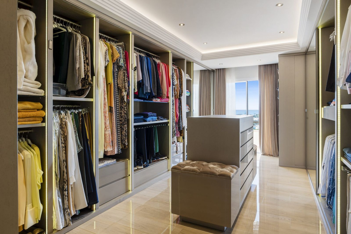 4 Bed Apartment for sale in Benahavís Costa Del Sol, Málaga, Spain