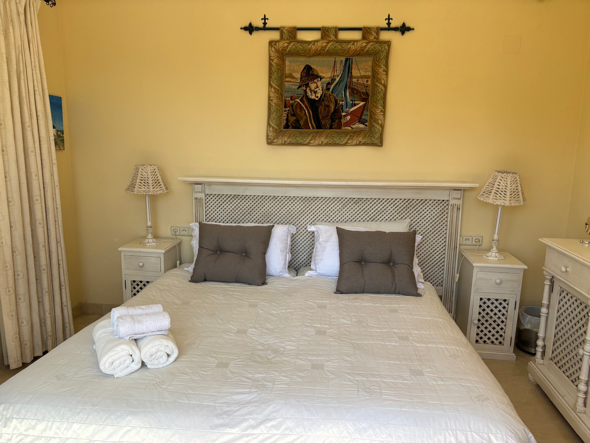 Se vende Apartamento en Planta Última de 3 dormitorios en Costa Del Sol, Málaga, España