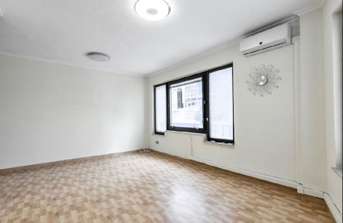 Commercial unit for sale in Marbella Costa Del Sol, Málaga, Spain