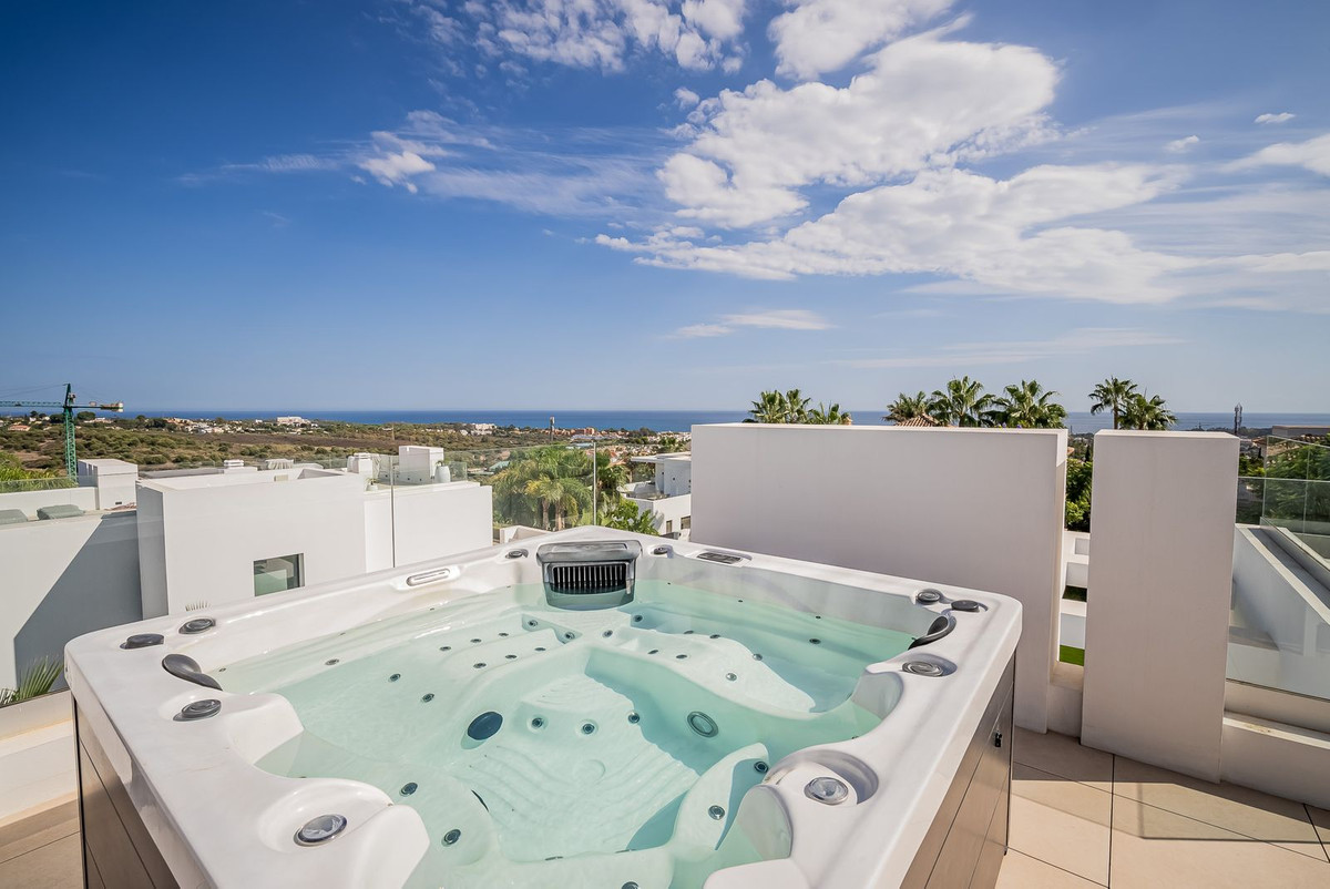 5 Bed Townhouse for sale in Los Flamingos Costa Del Sol, Málaga, Spain