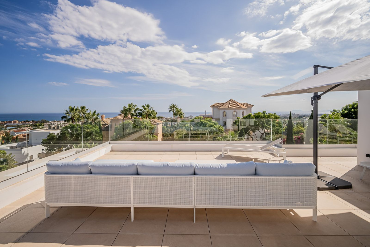 5 Bed Townhouse for sale in Los Flamingos Costa Del Sol, Málaga, Spain