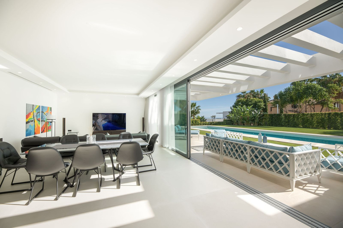 5 Bed Townhouse for sale in Los Flamingos Costa Del Sol, Málaga, Spain