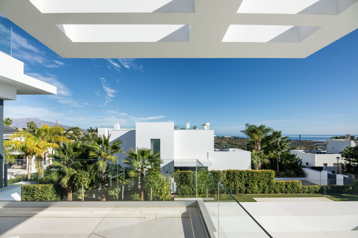 5 Bed Townhouse for sale in Los Flamingos Costa Del Sol, Málaga, Spain