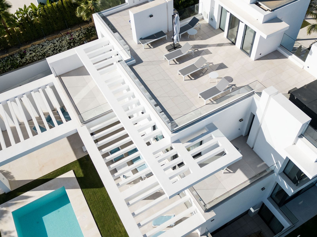 5 Bed Townhouse for sale in Los Flamingos Costa Del Sol, Málaga, Spain