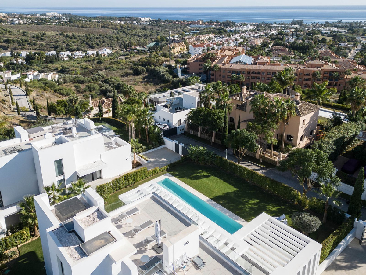 5 Bed Townhouse for sale in Los Flamingos Costa Del Sol, Málaga, Spain