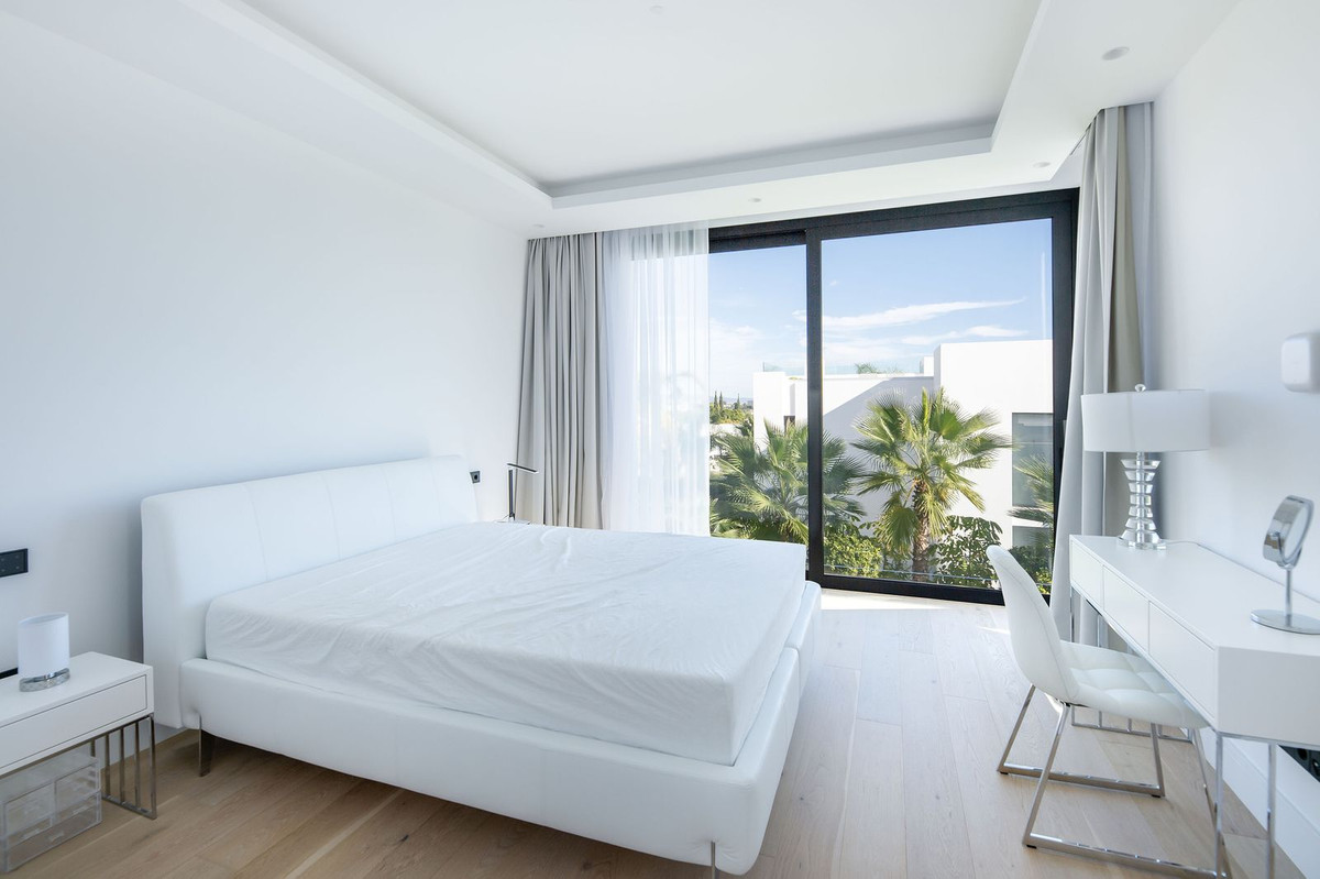 5 Bed Townhouse for sale in Los Flamingos Costa Del Sol, Málaga, Spain