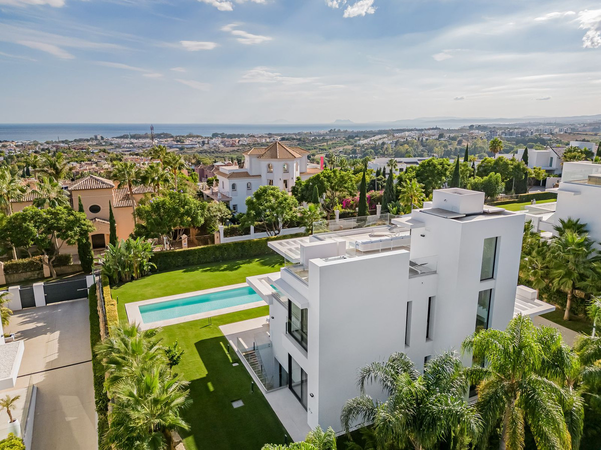 5 Bed Townhouse for sale in Los Flamingos Costa Del Sol, Málaga, Spain
