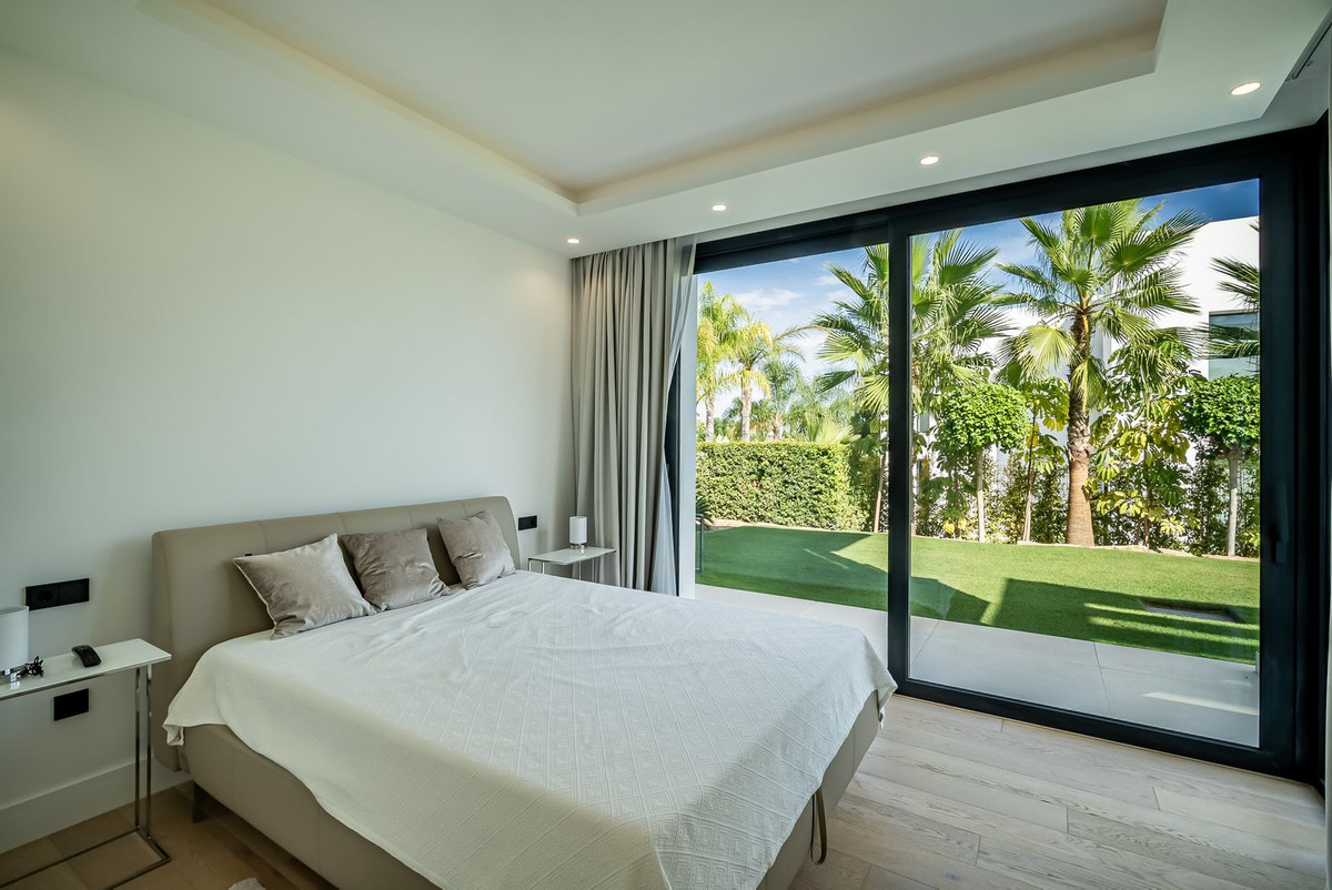 5 Bed Townhouse for sale in Los Flamingos Costa Del Sol, Málaga, Spain