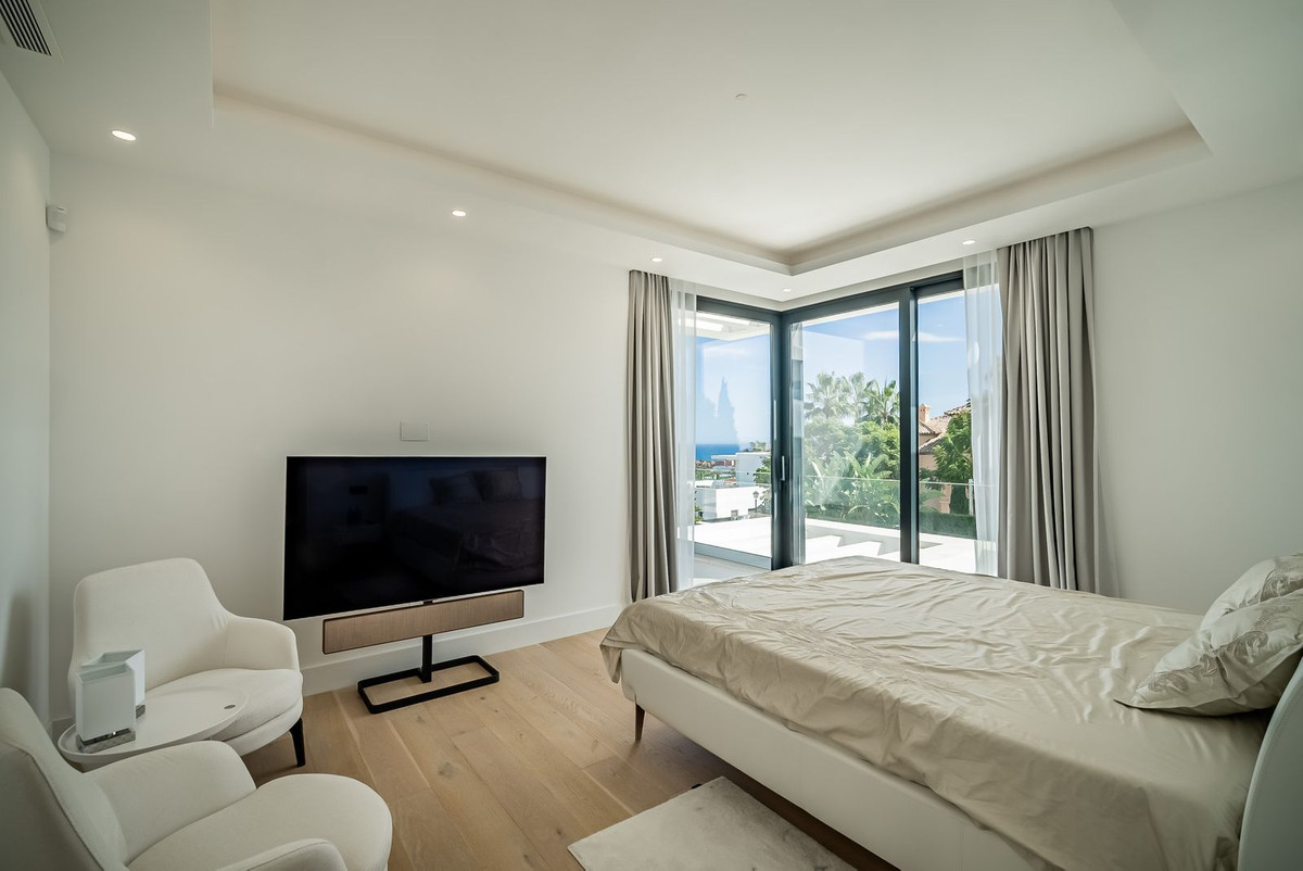 5 Bed Townhouse for sale in Los Flamingos Costa Del Sol, Málaga, Spain