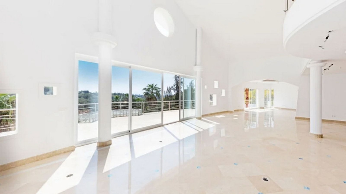 5 Bed Townhouse for sale in Los Almendros Costa Del Sol, Málaga, Spain