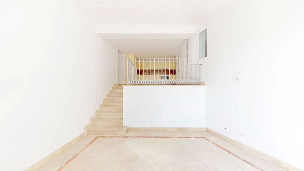 5 Bed Townhouse for sale in Los Almendros Costa Del Sol, Málaga, Spain