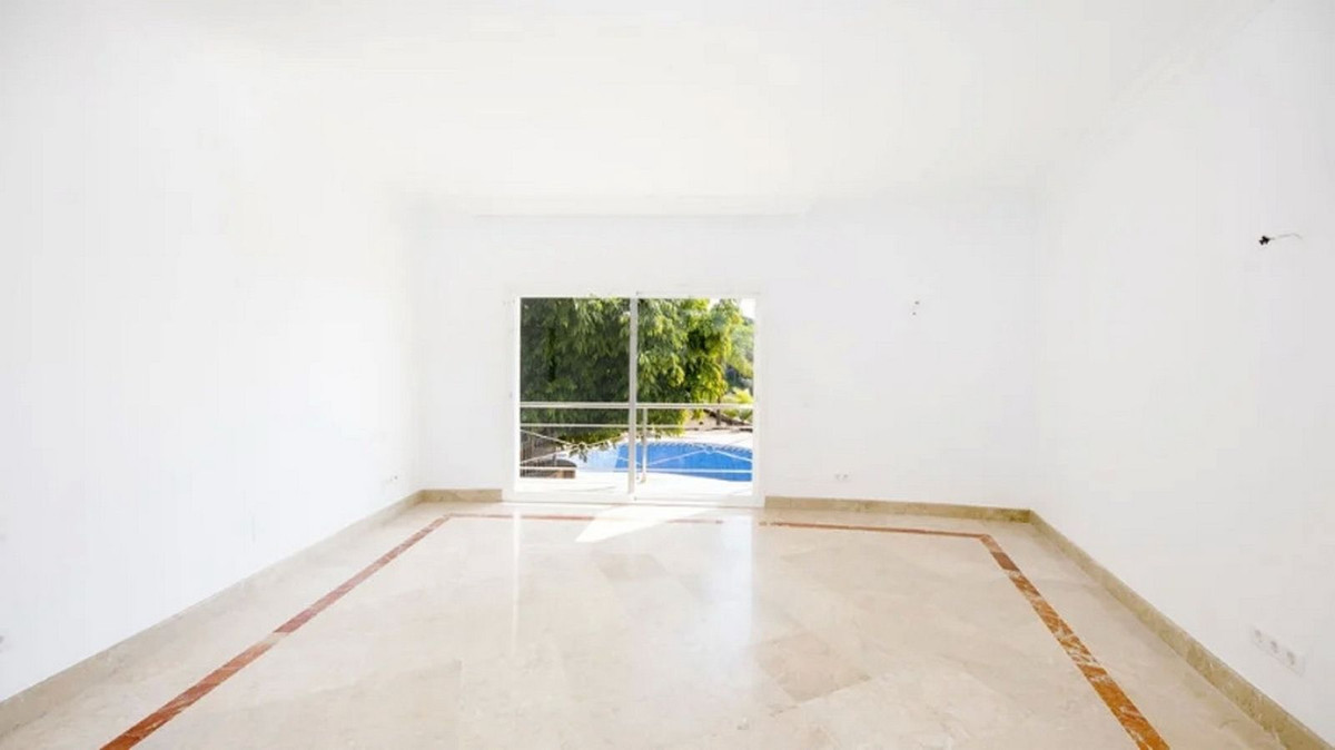 5 Bed Townhouse for sale in Los Almendros Costa Del Sol, Málaga, Spain