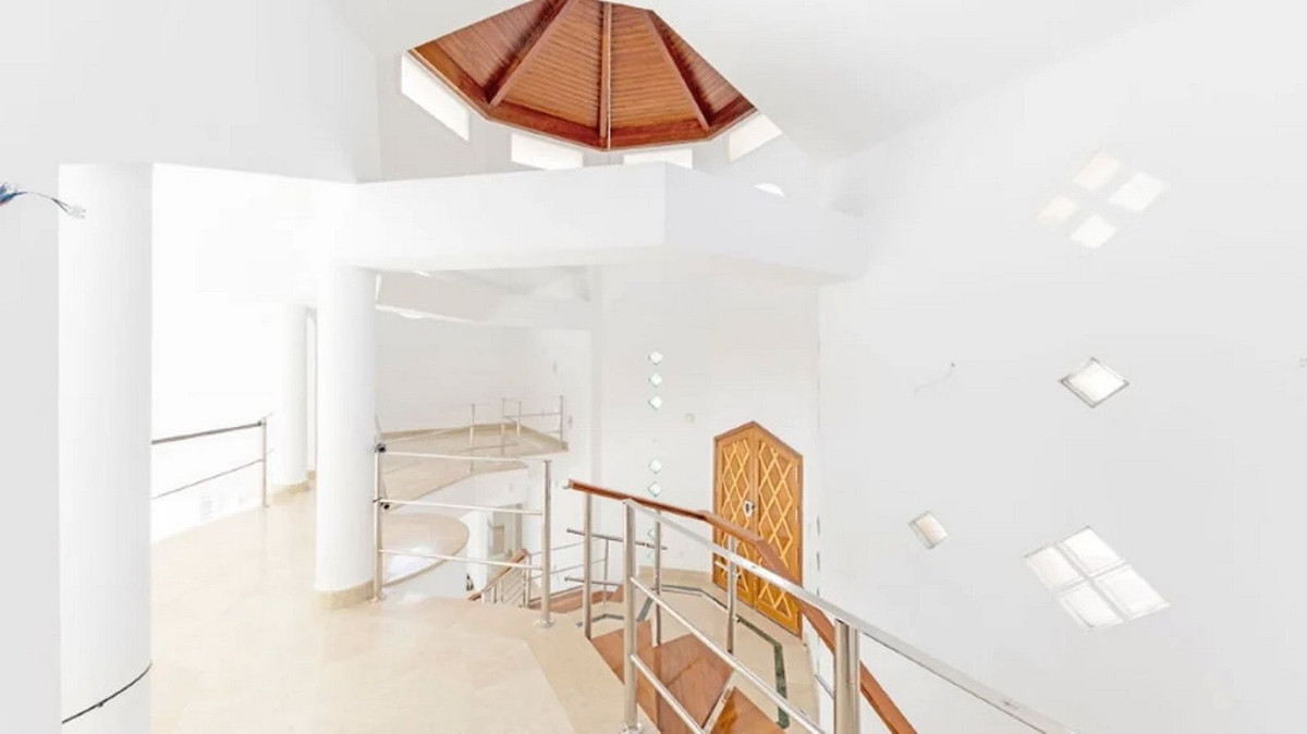 5 Bed Townhouse for sale in Los Almendros Costa Del Sol, Málaga, Spain