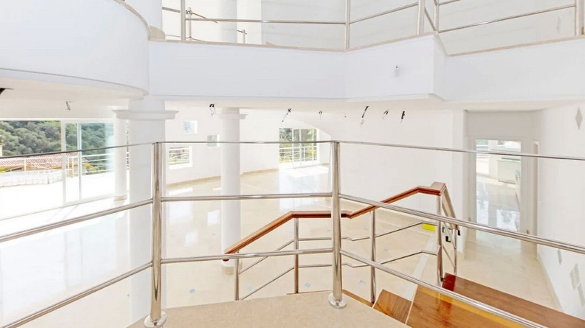 5 Bed Townhouse for sale in Los Almendros Costa Del Sol, Málaga, Spain