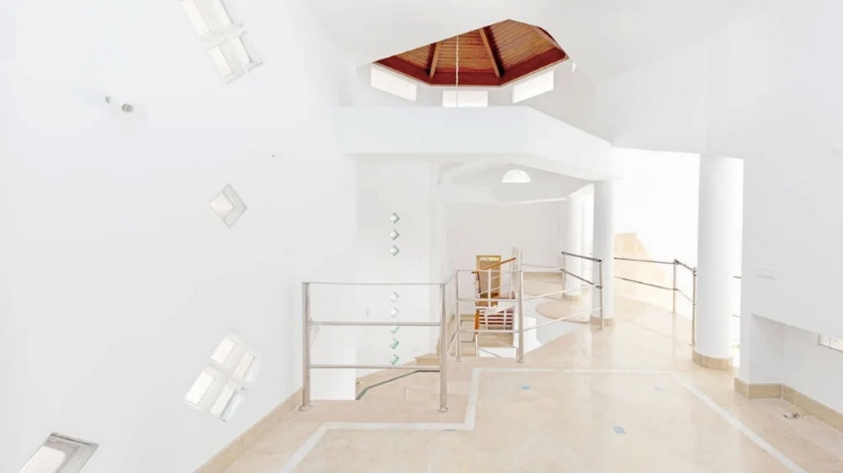 5 Bed Townhouse for sale in Los Almendros Costa Del Sol, Málaga, Spain