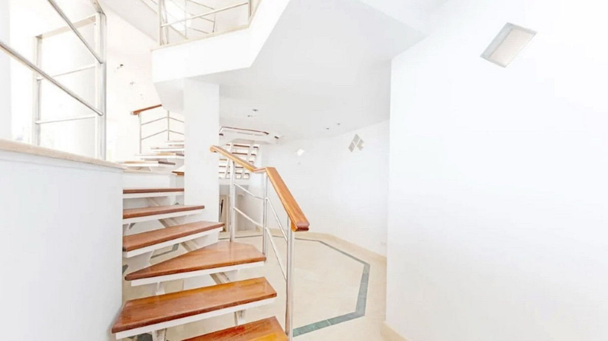 5 Bed Townhouse for sale in Los Almendros Costa Del Sol, Málaga, Spain