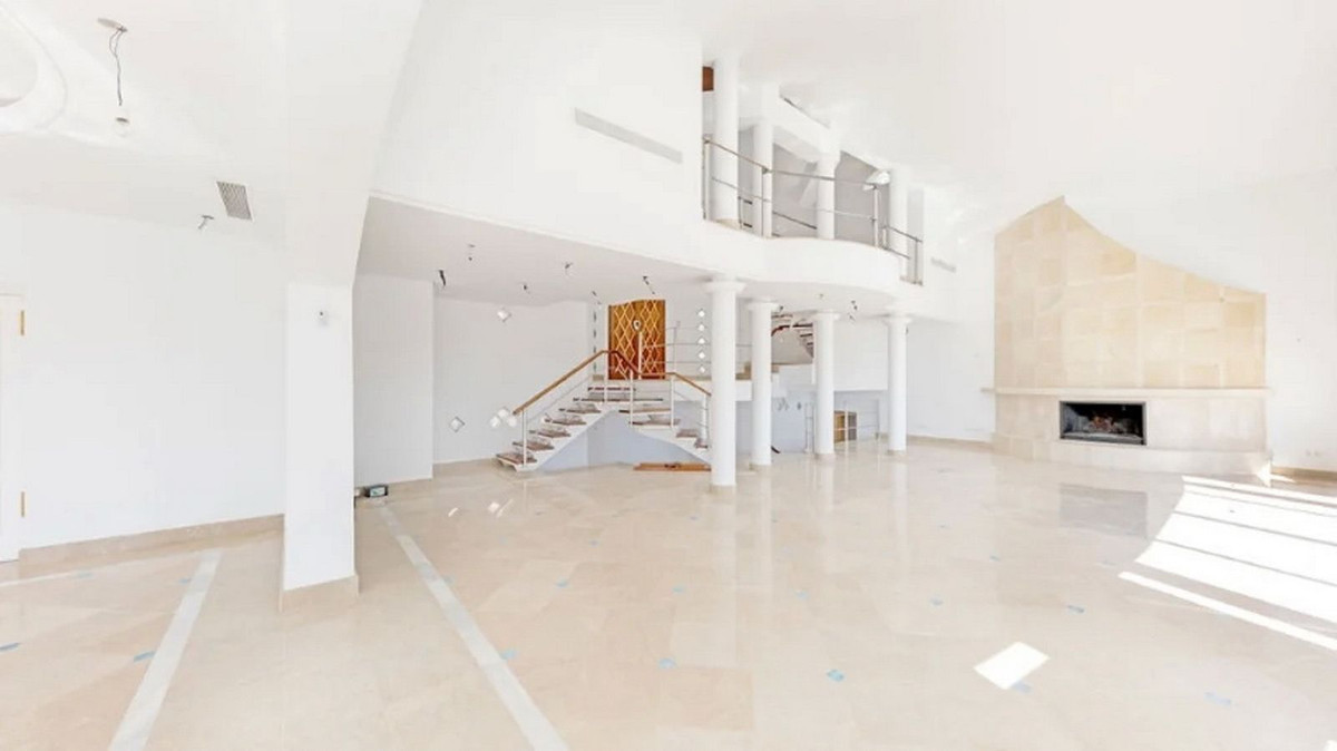 5 Bed Townhouse for sale in Los Almendros Costa Del Sol, Málaga, Spain